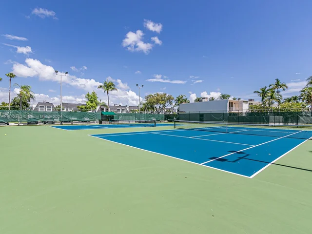 920 NE 26th Ave # 920, Hallandale Beach FL 33009