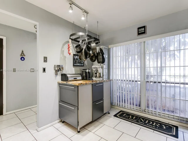 920 NE 26th Ave # 920, Hallandale Beach FL 33009