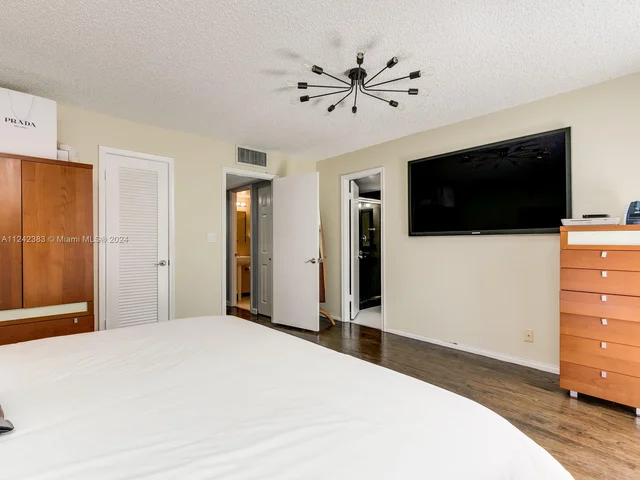 920 NE 26th Ave # 920, Hallandale Beach FL 33009