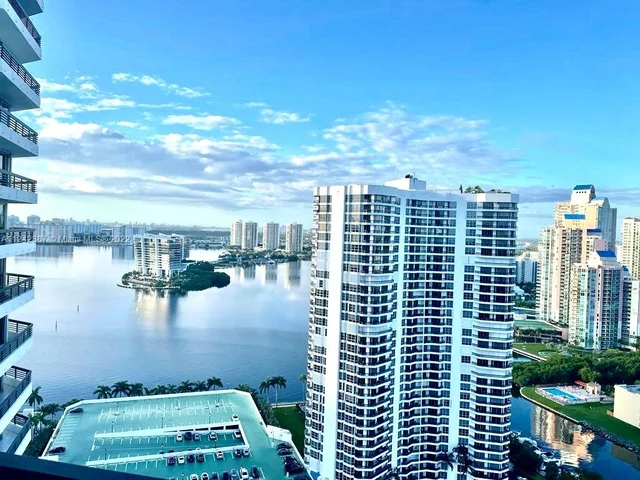 3500 Mystic Pointe Dr # 3103, Aventura FL 33180