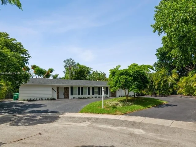 7772 SW 106th Ter, Pinecrest FL 33156