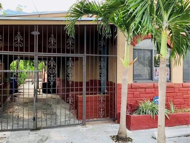 1418 NW 35th St, Miami FL 33142