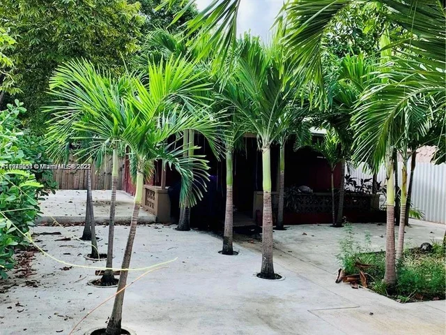 1418 NW 35th St, Miami FL 33142