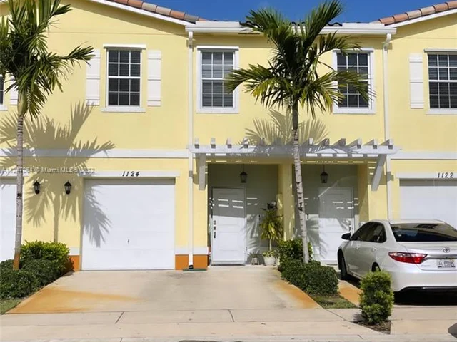 1124 NW 40th Way # 1124, Lauderhill FL 33313
