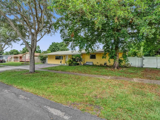 182 SW 53rd Ave, Plantation FL 33317