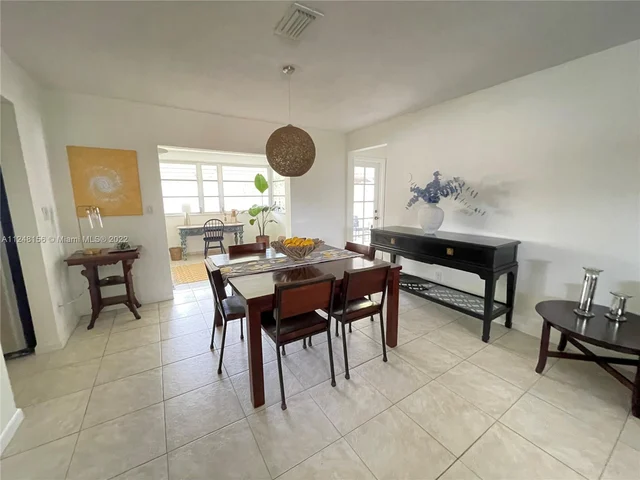 632 SW 2nd Ct, Hallandale Beach FL 33009