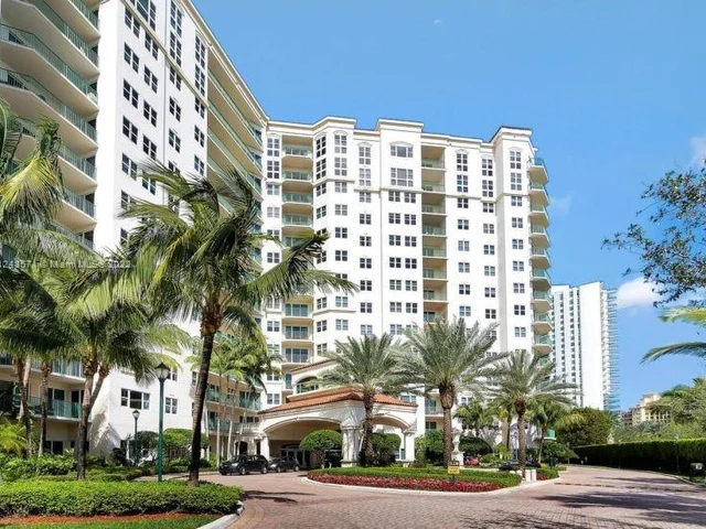 19900 E Country Club Dr, Aventura FL 33180