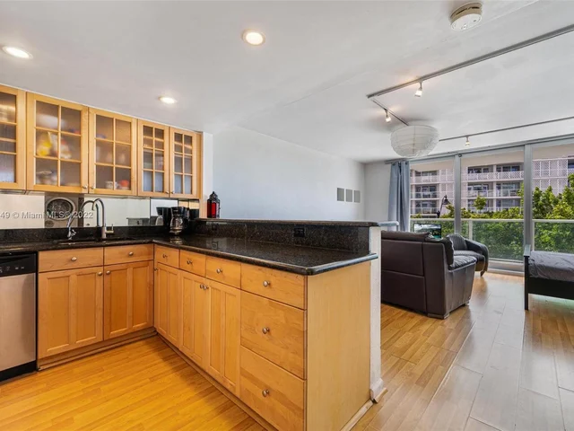 1000 West Ave # 208, Miami Beach FL 33139