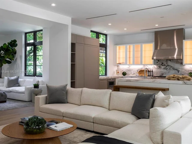 6901 Mentone St, Coral Gables FL 33146