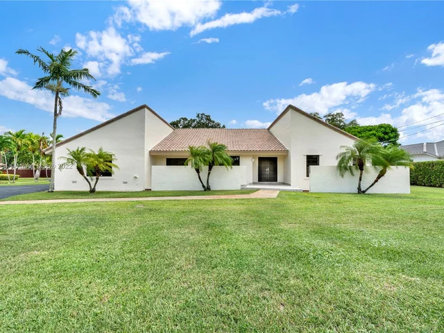 8900 SW 76th St, Miami FL 33173