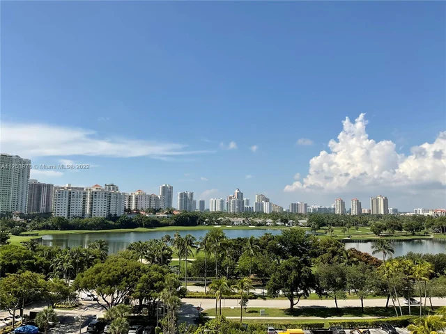 3701 N Country Club Dr # 907, Aventura FL 33180