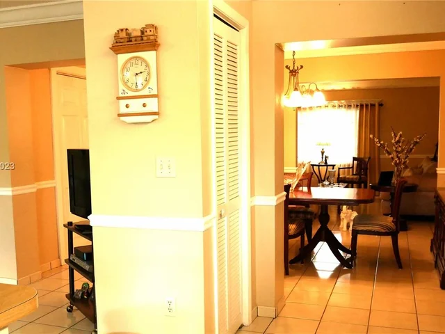 421 SW 61st Ave, Miami FL 33144