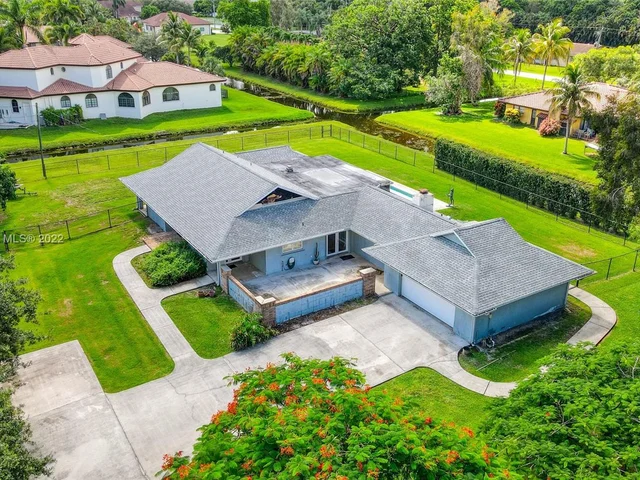 12100 NW 6th St, Plantation FL 33325