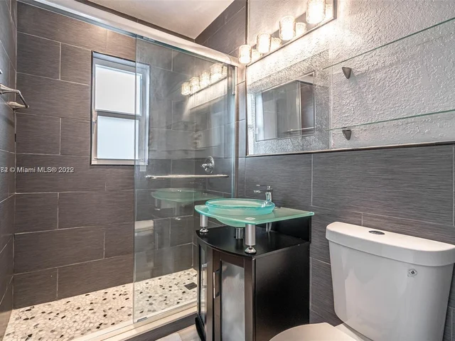 1631 N Andrews Sq, Fort Lauderdale FL 33311