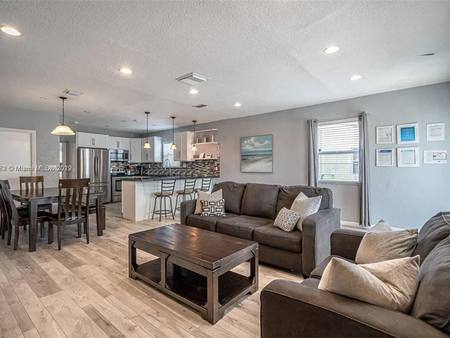 1631 N Andrews Sq, Fort Lauderdale FL 33311