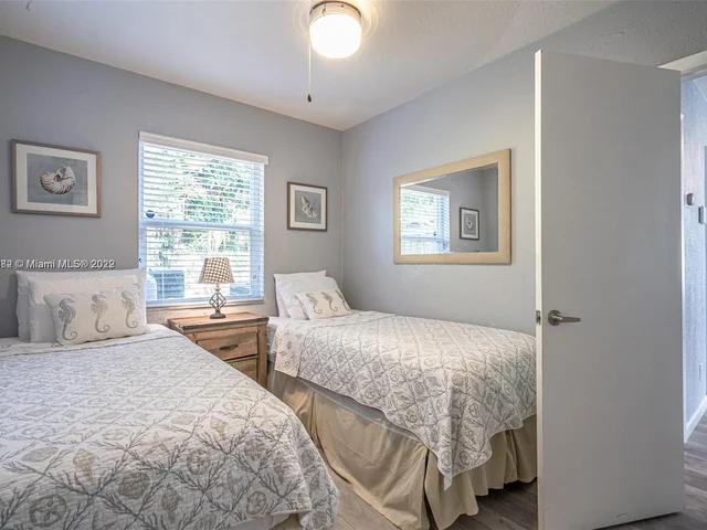 1631 N Andrews Sq, Fort Lauderdale FL 33311