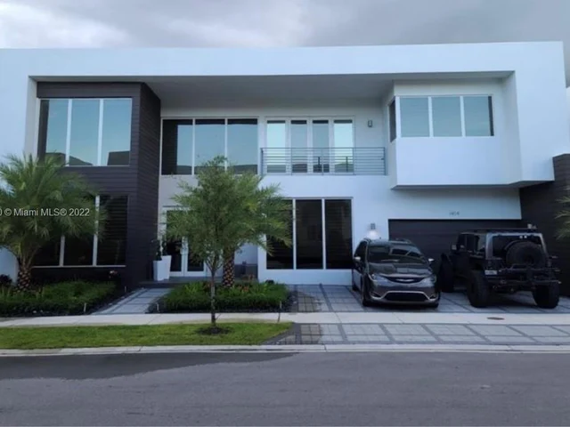 7454 NW 103rd Ct, Doral FL 33178