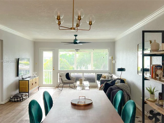 900 SW 12th St # 305, Fort Lauderdale FL 33315