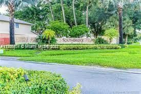 10404 NW 3rd St, Pembroke Pines FL 33026