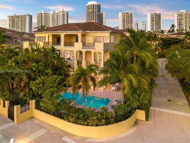 1530 Island Blvd, Aventura FL 33160