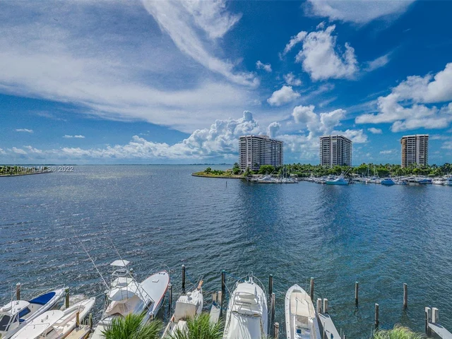 1700 S Bayshore Lane # 6A, Miami FL 33133