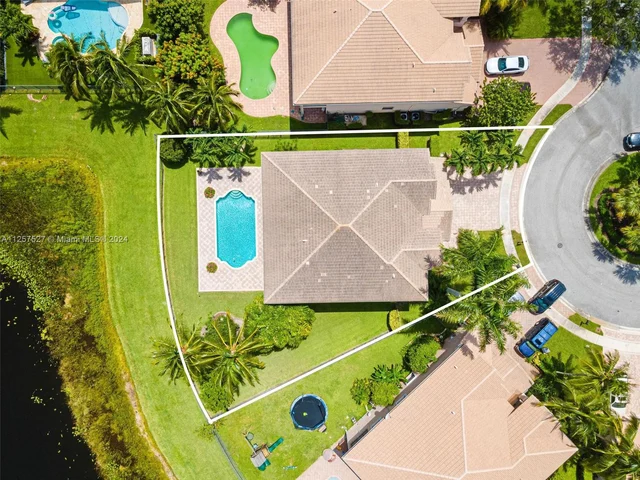 8530 Skybar Lake Cv, Boynton Beach FL 33473