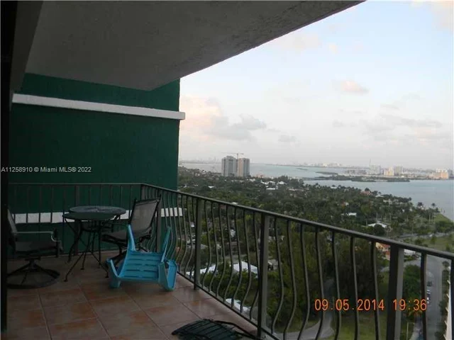 780 NE 69th St # 2010, Miami FL 33138