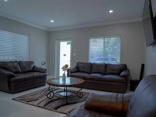 1736 Washington St # 2, Hollywood FL 33020