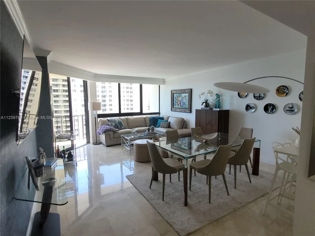 520 Brickell Key Dr # A1207, Miami FL 33131