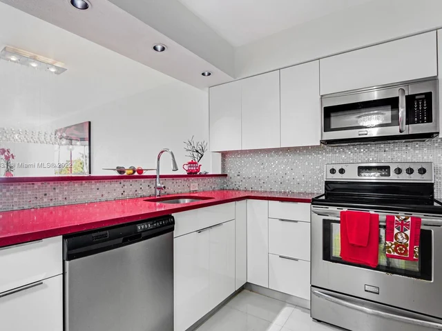 2900 N Course Dr # 510, Pompano Beach FL 33069