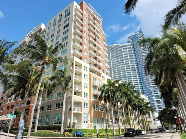 2001 Biscayne Blvd # 2215, Miami FL 33137