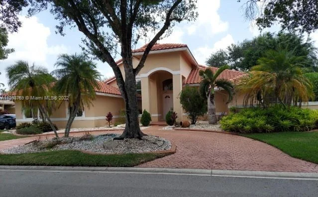 1745 W Eagle Trace Blvd W, Coral Springs FL 33071