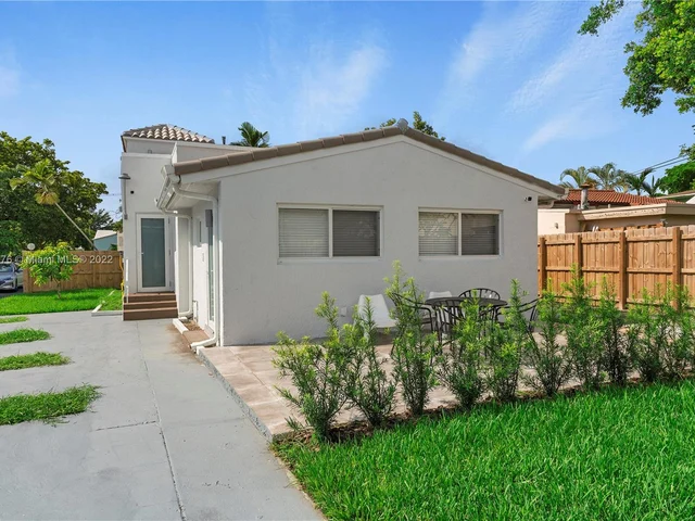 1637 Jackson St # 3, Hollywood FL 33020