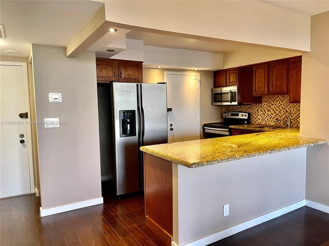 600 Three Islands Blvd # 304, Hallandale Beach FL 33009