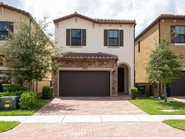 5523 NW 50th Ter, Tamarac FL 33319