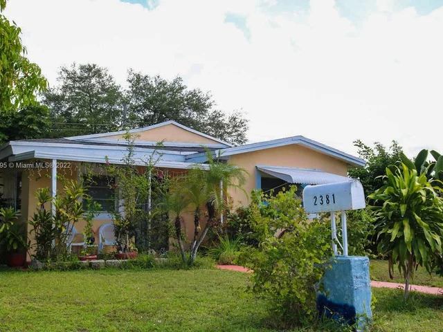 2381 NW 152nd St, Miami Gardens FL 33054