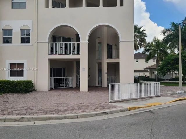 11601 NW 89th St # 206, Doral FL 33178