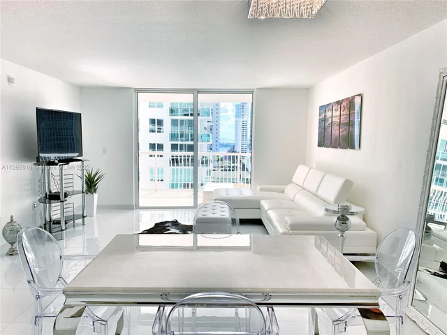 1200 Brickell Bay Dr # 2017, Miami FL 33131