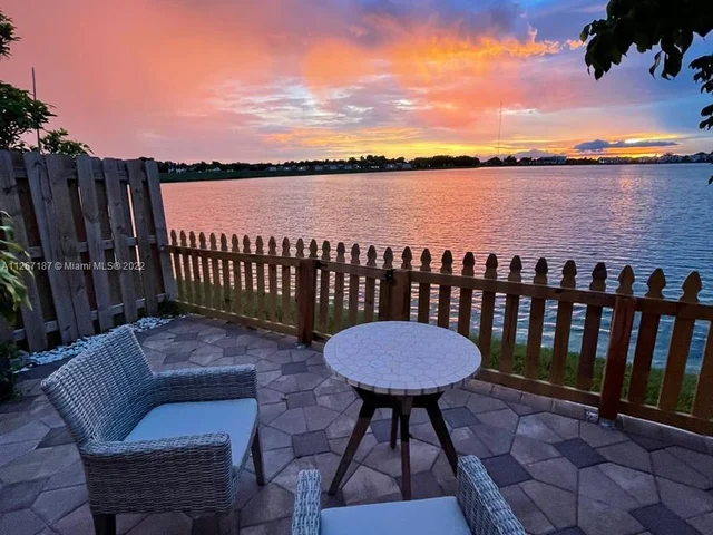 20568 NE 5th Pl # 20568, Miami FL 33179