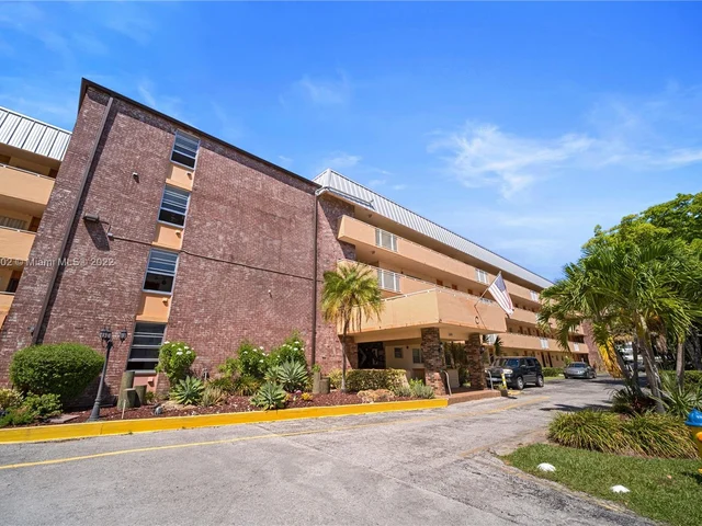 3849 NE 169th St # 312, North Miami Beach FL 33160