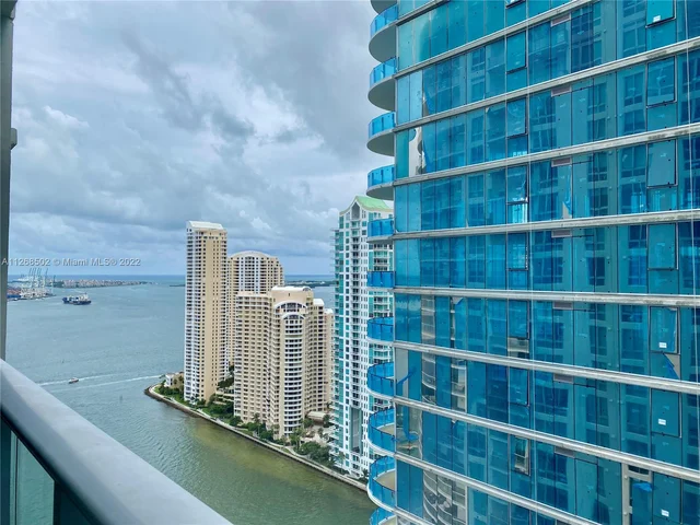 300 S Biscayne Blvd # 3202, Miami FL 33131