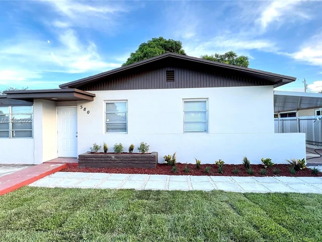 580 E 34th St, Hialeah FL 33013