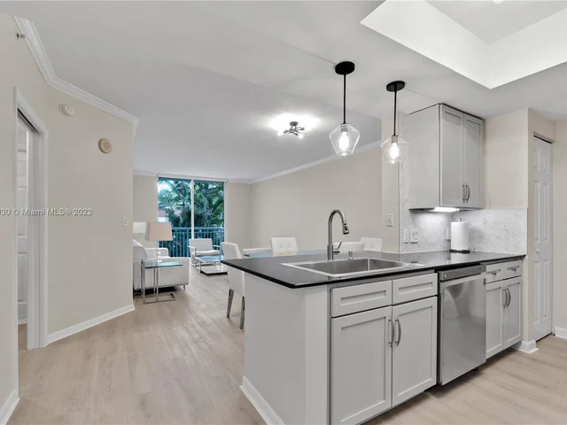 2000 N Bayshore Dr # 313, Miami FL 33137