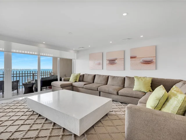 3 Grove Isle Dr # C905, Miami FL 33133