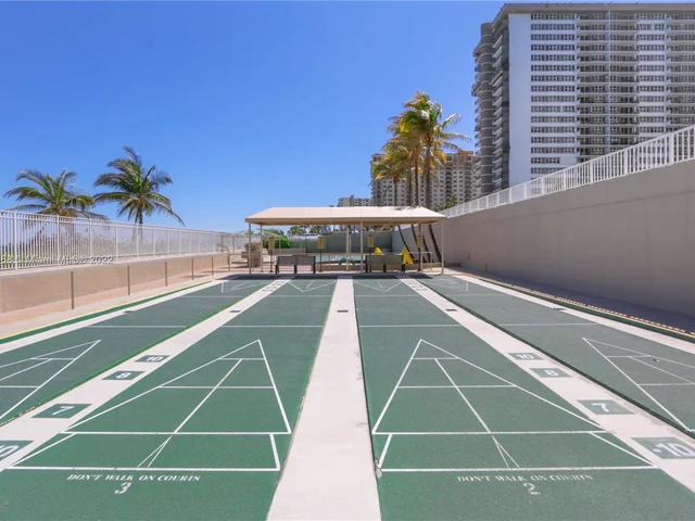 1985 S Ocean Dr, Hallandale Beach FL 33009