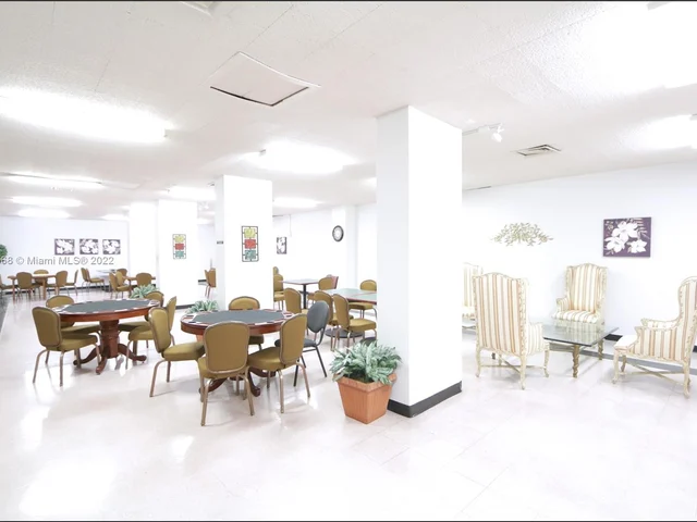 1985 S Ocean Dr, Hallandale Beach FL 33009