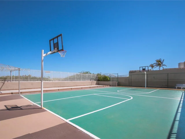 1985 S Ocean Dr, Hallandale Beach FL 33009