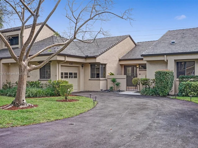 9248 Chelsea Dr S, Plantation FL 33324