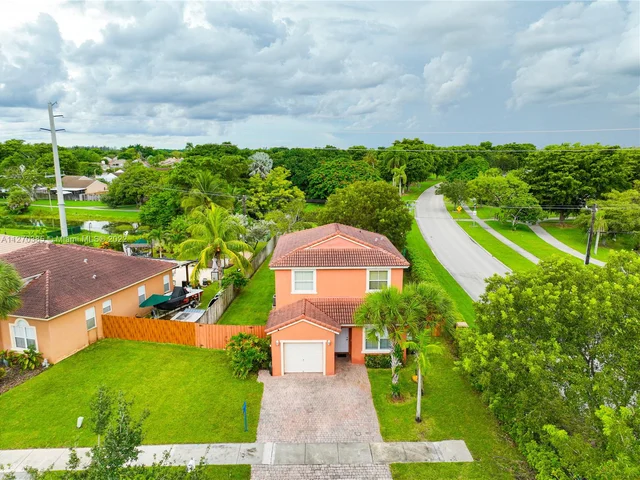 1100 SE 16th Ave, Homestead FL 33035