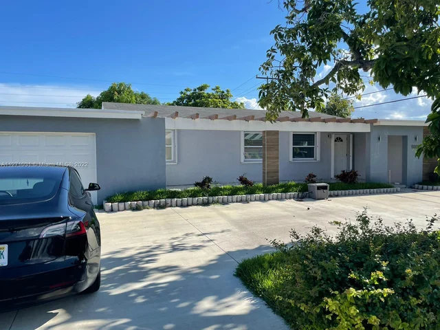 10000 SW 37th Ter, Miami FL 33165